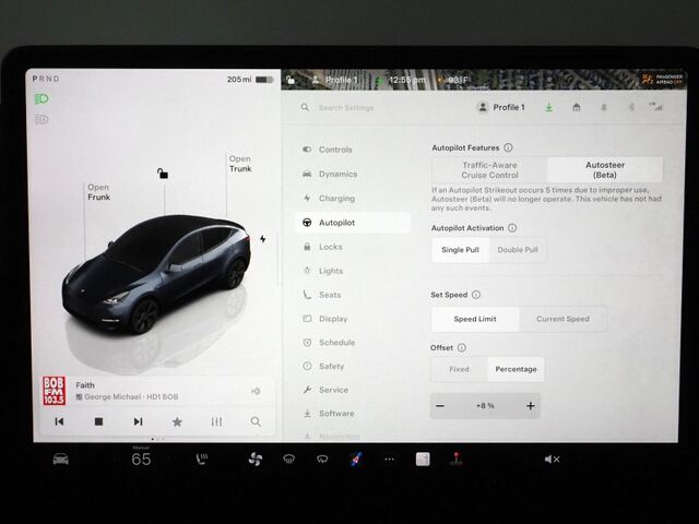 2025 Tesla Model Y Long Range *AUTOPILOT, NAVIGATION, SAFETY ALERTS, ADAPTIVE CRUISE, SURROUND VIEW CAMERAS, PANORAMA GLASS ROOF, HEATED SEATS/STEERING WHEEL, BLUETOOTH, WIRELESS CHARGING Round Rock TX