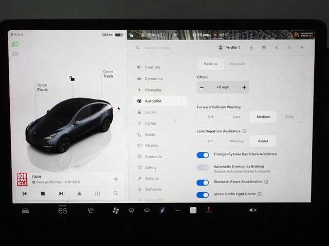 2025 Tesla Model Y Long Range *AUTOPILOT, NAVIGATION, SAFETY ALERTS, ADAPTIVE CRUISE, SURROUND VIEW CAMERAS, PANORAMA GLASS ROOF, HEATED SEATS/STEERING WHEEL, BLUETOOTH, WIRELESS CHARGING Round Rock TX