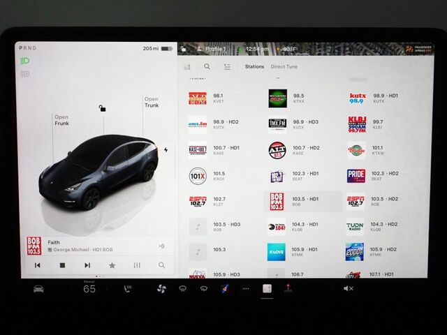 2025 Tesla Model Y Long Range *AUTOPILOT, NAVIGATION, SAFETY ALERTS, ADAPTIVE CRUISE, SURROUND VIEW CAMERAS, PANORAMA GLASS ROOF, HEATED SEATS/STEERING WHEEL, BLUETOOTH, WIRELESS CHARGING Round Rock TX