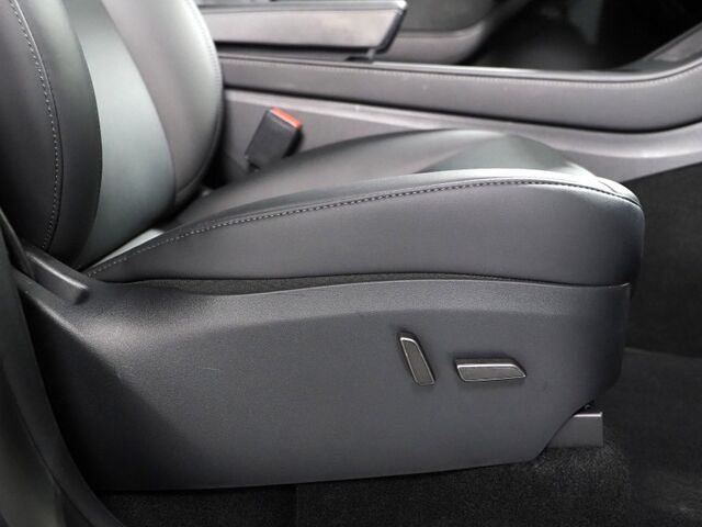 2025 Tesla Model Y Long Range *AUTOPILOT, NAVIGATION, SAFETY ALERTS, ADAPTIVE CRUISE, SURROUND VIEW CAMERAS, PANORAMA GLASS ROOF, HEATED SEATS/STEERING WHEEL, BLUETOOTH, WIRELESS CHARGING Round Rock TX
