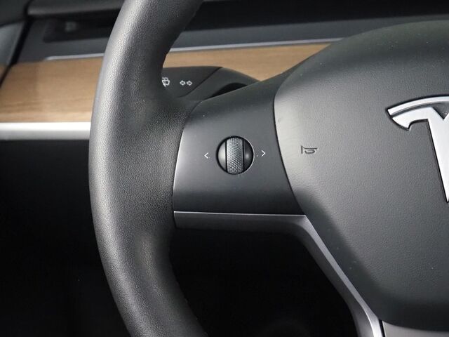 2025 Tesla Model Y Long Range *AUTOPILOT, NAVIGATION, SAFETY ALERTS, ADAPTIVE CRUISE, SURROUND VIEW CAMERAS, PANORAMA GLASS ROOF, HEATED SEATS/STEERING WHEEL, BLUETOOTH, WIRELESS CHARGING Round Rock TX