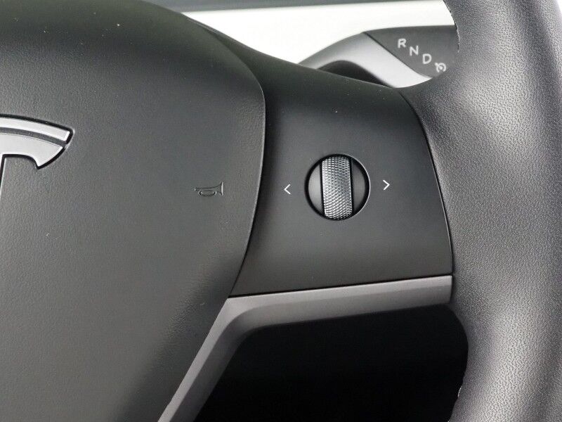 2025 Tesla Model Y Long Range AWD *7 SEATER (3RD ROW), AUTOPILOT, NAVIGATION, SAFETY ALERTS, ADAPTIVE CRUISE, SURROUND VIEW CAMERAS, PANORAMA GLASS ROOF, HEATED SEATS/STEERING WHEEL, WIRELESS CHARGING Round Rock TX