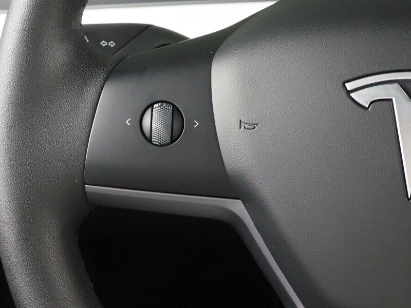 2025 Tesla Model Y Long Range AWD *7 SEATER (3RD ROW), AUTOPILOT, NAVIGATION, SAFETY ALERTS, ADAPTIVE CRUISE, SURROUND VIEW CAMERAS, PANORAMA GLASS ROOF, HEATED SEATS/STEERING WHEEL, WIRELESS CHARGING Round Rock TX