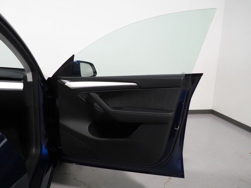 2025 Tesla Model Y Long Range AWD *7 SEATER (3RD ROW), AUTOPILOT, NAVIGATION, SAFETY ALERTS, ADAPTIVE CRUISE, SURROUND VIEW CAMERAS, PANORAMA GLASS ROOF, HEATED SEATS/STEERING WHEEL, WIRELESS CHARGING Round Rock TX