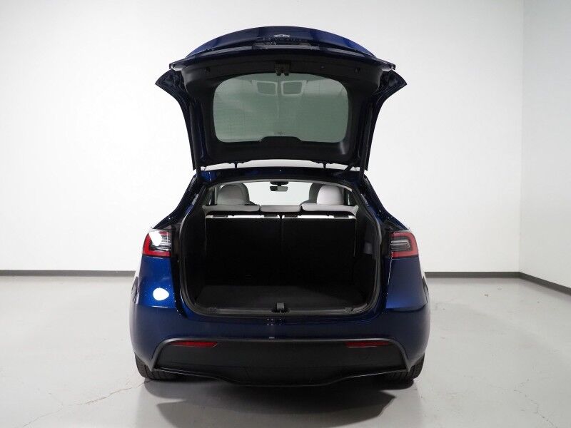 2025 Tesla Model Y Long Range AWD *7 SEATER (3RD ROW), AUTOPILOT, NAVIGATION, SAFETY ALERTS, ADAPTIVE CRUISE, SURROUND VIEW CAMERAS, PANORAMA GLASS ROOF, HEATED SEATS/STEERING WHEEL, WIRELESS CHARGING Round Rock TX