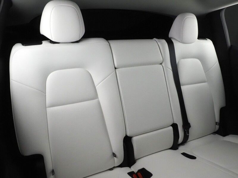 2025 Tesla Model Y Long Range AWD *7 SEATER (3RD ROW), AUTOPILOT, NAVIGATION, SAFETY ALERTS, ADAPTIVE CRUISE, SURROUND VIEW CAMERAS, PANORAMA GLASS ROOF, HEATED SEATS/STEERING WHEEL, WIRELESS CHARGING Round Rock TX