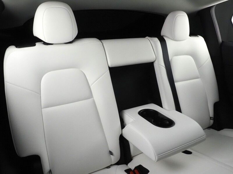 2025 Tesla Model Y Long Range AWD *7 SEATER (3RD ROW), AUTOPILOT, NAVIGATION, SAFETY ALERTS, ADAPTIVE CRUISE, SURROUND VIEW CAMERAS, PANORAMA GLASS ROOF, HEATED SEATS/STEERING WHEEL, WIRELESS CHARGING Round Rock TX