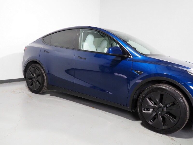 2025 Tesla Model Y Long Range AWD *7 SEATER (3RD ROW), AUTOPILOT, NAVIGATION, SAFETY ALERTS, ADAPTIVE CRUISE, SURROUND VIEW CAMERAS, PANORAMA GLASS ROOF, HEATED SEATS/STEERING WHEEL, WIRELESS CHARGING Round Rock TX