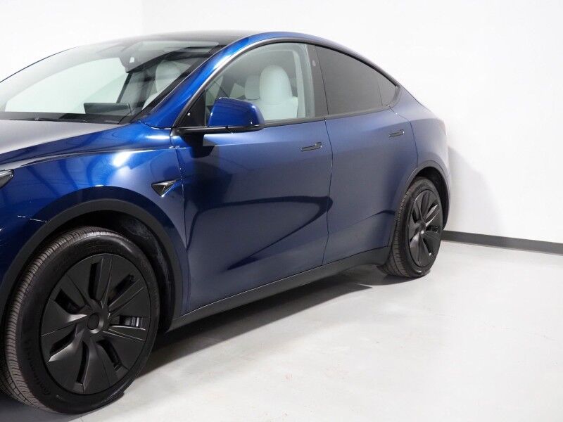 2025 Tesla Model Y Long Range AWD *7 SEATER (3RD ROW), AUTOPILOT, NAVIGATION, SAFETY ALERTS, ADAPTIVE CRUISE, SURROUND VIEW CAMERAS, PANORAMA GLASS ROOF, HEATED SEATS/STEERING WHEEL, WIRELESS CHARGING Round Rock TX