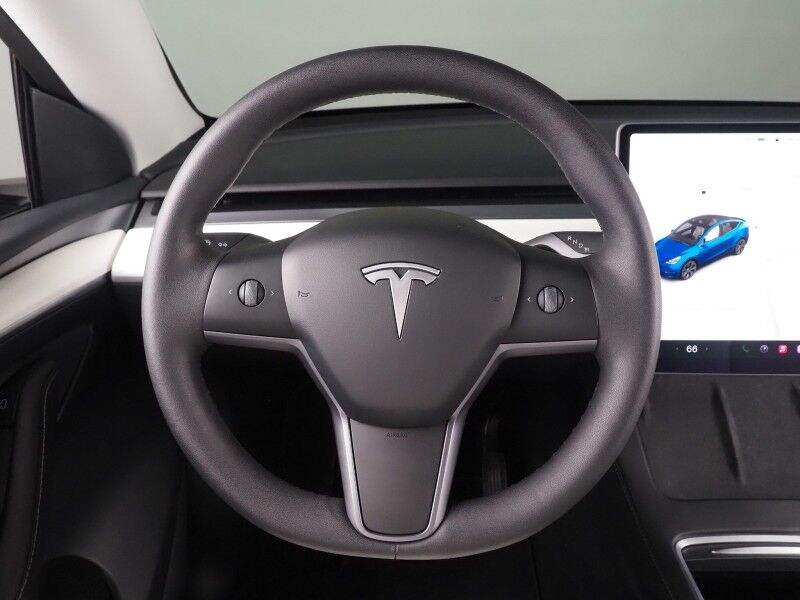 2025 Tesla Model Y Long Range AWD *7 SEATER (3RD ROW), AUTOPILOT, NAVIGATION, SAFETY ALERTS, ADAPTIVE CRUISE, SURROUND VIEW CAMERAS, PANORAMA GLASS ROOF, HEATED SEATS/STEERING WHEEL, WIRELESS CHARGING Round Rock TX