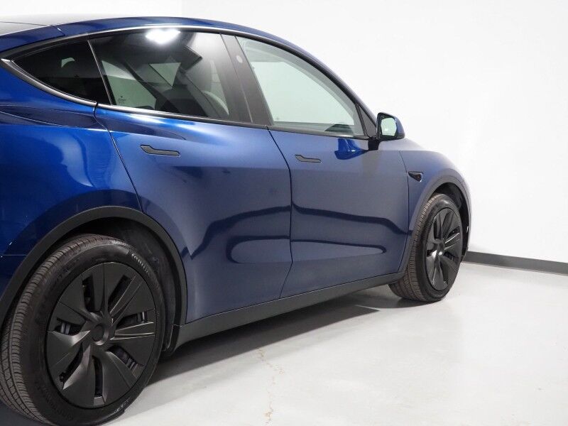 2025 Tesla Model Y Long Range AWD *7 SEATER (3RD ROW), AUTOPILOT, NAVIGATION, SAFETY ALERTS, ADAPTIVE CRUISE, SURROUND VIEW CAMERAS, PANORAMA GLASS ROOF, HEATED SEATS/STEERING WHEEL, WIRELESS CHARGING Round Rock TX