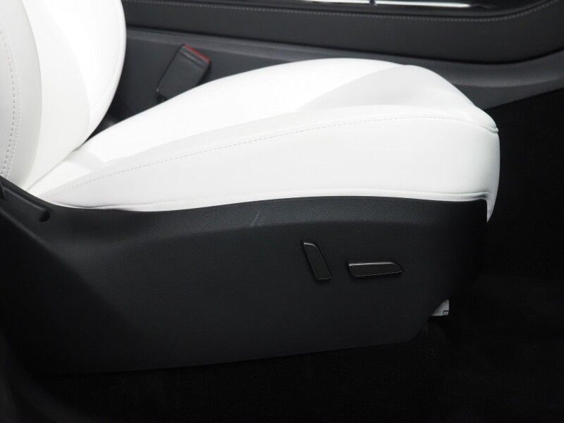 2025 Tesla Model Y Long Range AWD *AUTOPILOT, NAVIGATION, SAFETY ALERTS, ADAPTIVE CRUISE, SURROUND VIEW CAMERAS, PANORAMA GLASS ROOF, HEATED SEATS/STEERING WHEEL, 20 INCH WHEELS, WIRELESS CHARGING Round Rock TX