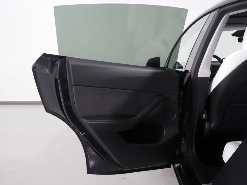 2025 Tesla Model Y Long Range AWD *AUTOPILOT, NAVIGATION, SAFETY ALERTS, ADAPTIVE CRUISE, SURROUND VIEW CAMERAS, PANORAMA GLASS ROOF, HEATED SEATS/STEERING WHEEL, 20 INCH WHEELS, WIRELESS CHARGING Round Rock TX