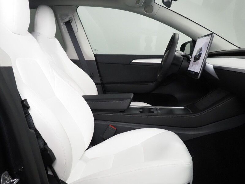 2025 Tesla Model Y Long Range AWD *AUTOPILOT, NAVIGATION, SAFETY ALERTS, ADAPTIVE CRUISE, SURROUND VIEW CAMERAS, PANORAMA GLASS ROOF, HEATED SEATS/STEERING WHEEL, 20 INCH WHEELS, WIRELESS CHARGING Round Rock TX