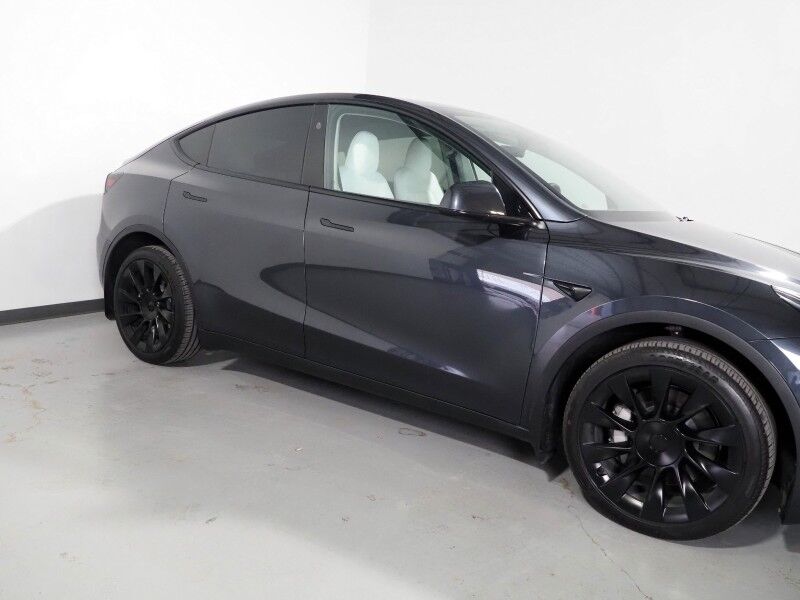 2025 Tesla Model Y Long Range AWD *AUTOPILOT, NAVIGATION, SAFETY ALERTS, ADAPTIVE CRUISE, SURROUND VIEW CAMERAS, PANORAMA GLASS ROOF, HEATED SEATS/STEERING WHEEL, 20 INCH WHEELS, WIRELESS CHARGING Round Rock TX