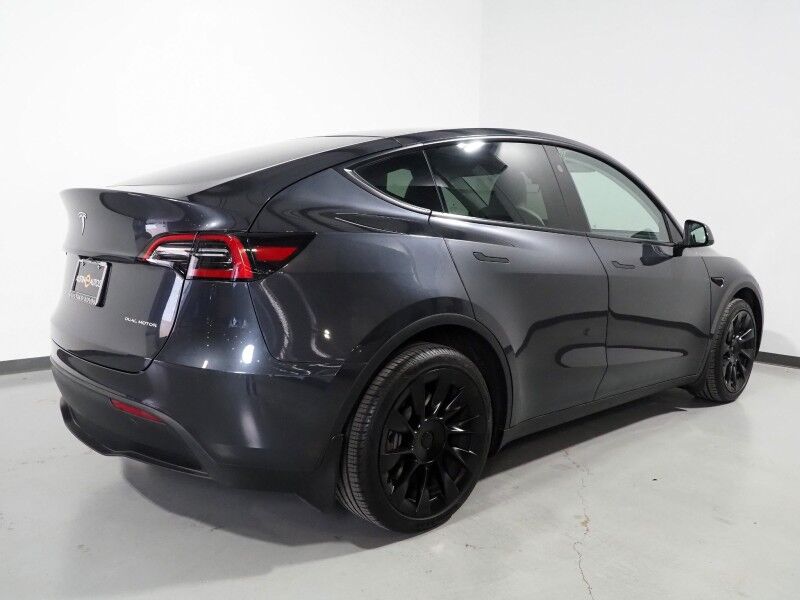 2025 Tesla Model Y Long Range AWD *AUTOPILOT, NAVIGATION, SAFETY ALERTS, ADAPTIVE CRUISE, SURROUND VIEW CAMERAS, PANORAMA GLASS ROOF, HEATED SEATS/STEERING WHEEL, 20 INCH WHEELS, WIRELESS CHARGING Round Rock TX