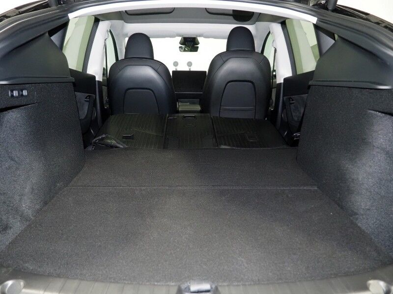 2025 Tesla Model Y Long Range AWD *AUTOPILOT, NAVIGATION, SAFETY ALERTS, ADAPTIVE CRUISE, SURROUND VIEW CAMERAS, PANORAMA GLASS ROOF, HEATED SEATS/STEERING WHEEL, WIRELESS CHARGING Round Rock TX