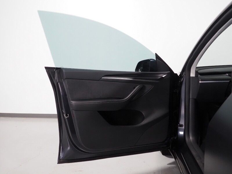 2025 Tesla Model Y Long Range AWD *AUTOPILOT, NAVIGATION, SAFETY ALERTS, ADAPTIVE CRUISE, SURROUND VIEW CAMERAS, PANORAMA GLASS ROOF, HEATED SEATS/STEERING WHEEL, WIRELESS CHARGING Round Rock TX