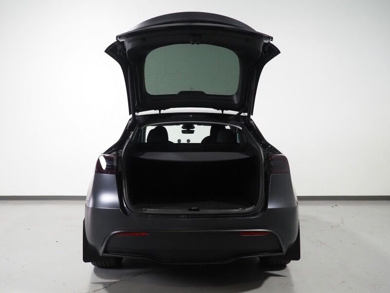2025 Tesla Model Y Long Range AWD *AUTOPILOT, NAVIGATION, SAFETY ALERTS, ADAPTIVE CRUISE, SURROUND VIEW CAMERAS, PANORAMA GLASS ROOF, HEATED SEATS/STEERING WHEEL, WIRELESS CHARGING Round Rock TX
