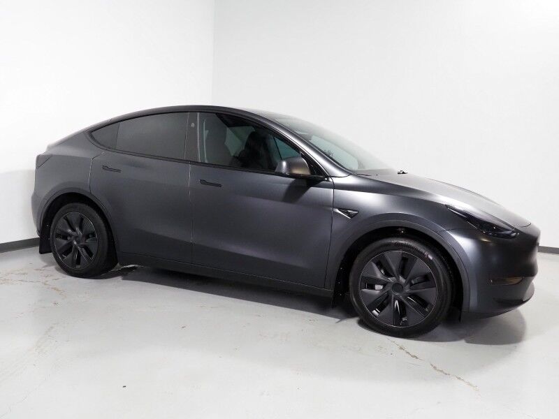 2025 Tesla Model Y Long Range AWD *AUTOPILOT, NAVIGATION, SAFETY ALERTS, ADAPTIVE CRUISE, SURROUND VIEW CAMERAS, PANORAMA GLASS ROOF, HEATED SEATS/STEERING WHEEL, WIRELESS CHARGING