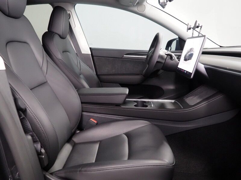 2025 Tesla Model Y Long Range AWD *AUTOPILOT, NAVIGATION, SAFETY ALERTS, ADAPTIVE CRUISE, SURROUND VIEW CAMERAS, PANORAMA GLASS ROOF, HEATED SEATS/STEERING WHEEL, WIRELESS CHARGING Round Rock TX