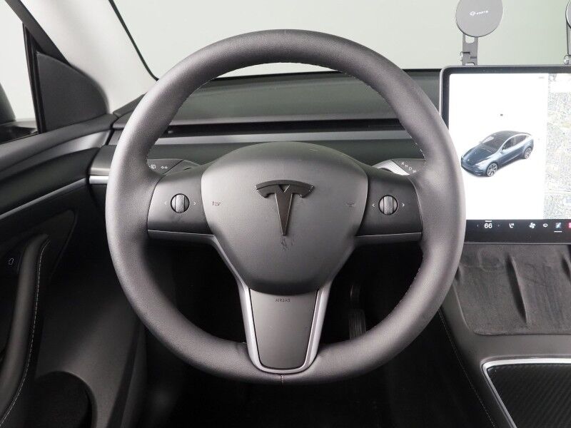 2025 Tesla Model Y Long Range AWD *AUTOPILOT, NAVIGATION, SAFETY ALERTS, ADAPTIVE CRUISE, SURROUND VIEW CAMERAS, PANORAMA GLASS ROOF, HEATED SEATS/STEERING WHEEL, WIRELESS CHARGING Round Rock TX