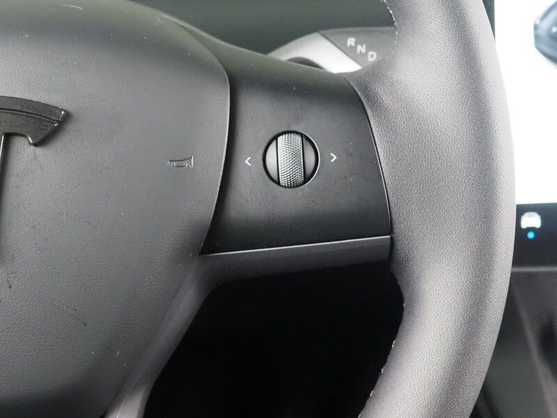 2025 Tesla Model Y Long Range AWD *AUTOPILOT, NAVIGATION, SAFETY ALERTS, ADAPTIVE CRUISE, SURROUND VIEW CAMERAS, PANORAMA GLASS ROOF, HEATED SEATS/STEERING WHEEL, WIRELESS CHARGING Round Rock TX