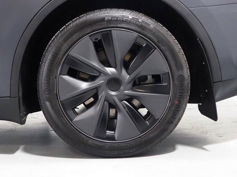 2025 Tesla Model Y Long Range AWD *AUTOPILOT, NAVIGATION, SAFETY ALERTS, ADAPTIVE CRUISE, SURROUND VIEW CAMERAS, PANORAMA GLASS ROOF, HEATED SEATS/STEERING WHEEL, WIRELESS CHARGING Round Rock TX