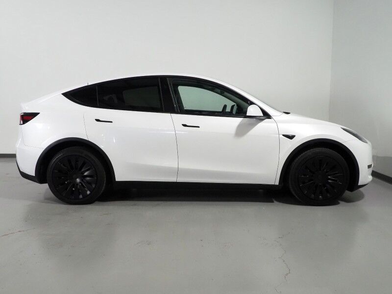 2025 Tesla Model Y Long Range AWD *AUTOPILOT, NAVIGATION, SAFETY ALERTS, ADAPTIVE CRUISE, SURROUND VIEW CAMERAS, PANORAMA GLASS ROOF, HEATED SEATS/STEERING WHEEL, WIRELESS CHARGING Round Rock TX