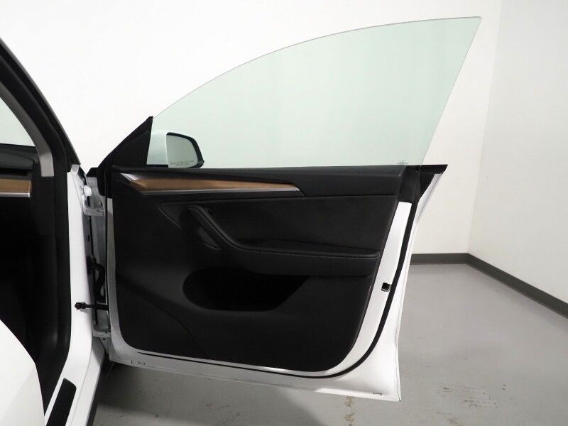 2025 Tesla Model Y Long Range AWD *AUTOPILOT, NAVIGATION, SAFETY ALERTS, ADAPTIVE CRUISE, SURROUND VIEW CAMERAS, PANORAMA GLASS ROOF, HEATED SEATS/STEERING WHEEL, WIRELESS CHARGING Round Rock TX