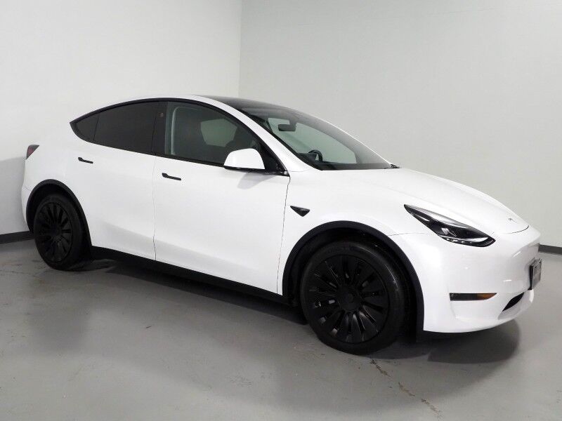 2025 Tesla Model Y Long Range AWD *AUTOPILOT, NAVIGATION, SAFETY ALERTS, ADAPTIVE CRUISE, SURROUND VIEW CAMERAS, PANORAMA GLASS ROOF, HEATED SEATS/STEERING WHEEL, WIRELESS CHARGING