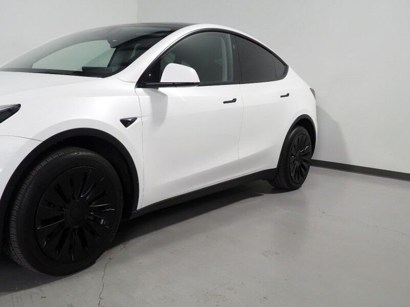 2025 Tesla Model Y Long Range AWD *AUTOPILOT, NAVIGATION, SAFETY ALERTS, ADAPTIVE CRUISE, SURROUND VIEW CAMERAS, PANORAMA GLASS ROOF, HEATED SEATS/STEERING WHEEL, WIRELESS CHARGING Round Rock TX