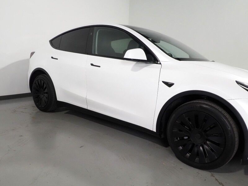2025 Tesla Model Y Long Range AWD *AUTOPILOT, NAVIGATION, SAFETY ALERTS, ADAPTIVE CRUISE, SURROUND VIEW CAMERAS, PANORAMA GLASS ROOF, HEATED SEATS/STEERING WHEEL, WIRELESS CHARGING Round Rock TX
