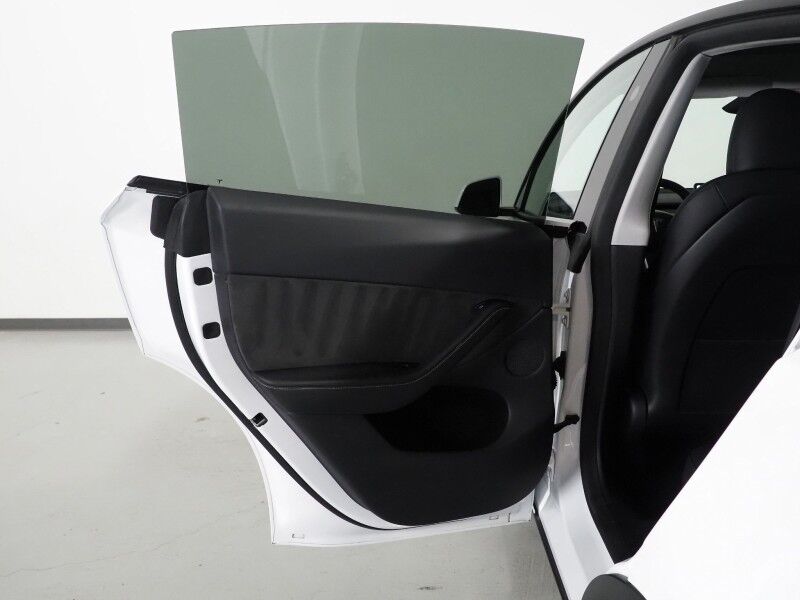 2025 Tesla Model Y Long Range AWD *AUTOPILOT, NAVIGATION, SAFETY ALERTS, ADAPTIVE CRUISE, SURROUND VIEW CAMERAS, PANORAMA GLASS ROOF, HEATED SEATS/STEERING WHEEL, WIRELESS CHARGING Round Rock TX