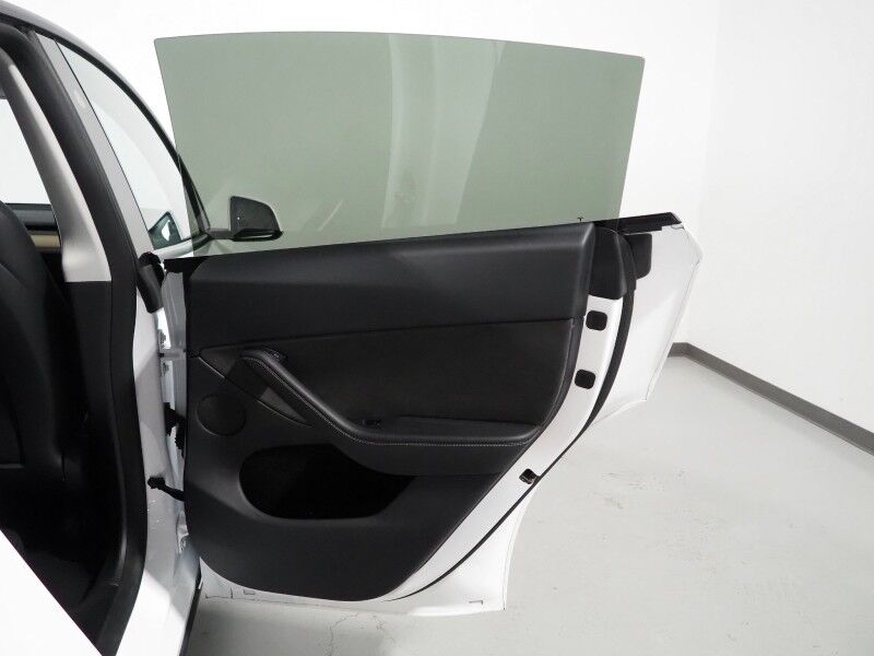 2025 Tesla Model Y Long Range AWD *AUTOPILOT, NAVIGATION, SAFETY ALERTS, ADAPTIVE CRUISE, SURROUND VIEW CAMERAS, PANORAMA GLASS ROOF, HEATED SEATS/STEERING WHEEL, WIRELESS CHARGING Round Rock TX