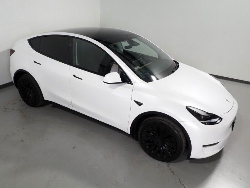2025 Tesla Model Y Long Range AWD *AUTOPILOT, NAVIGATION, SAFETY ALERTS, ADAPTIVE CRUISE, SURROUND VIEW CAMERAS, PANORAMA GLASS ROOF, HEATED SEATS/STEERING WHEEL, WIRELESS CHARGING Round Rock TX