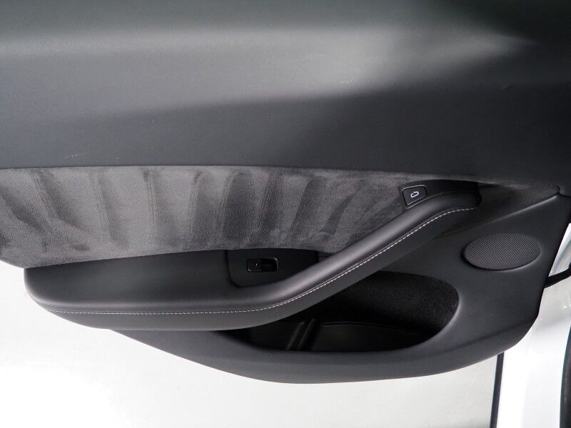 2025 Tesla Model Y Long Range AWD *AUTOPILOT, NAVIGATION, SAFETY ALERTS, ADAPTIVE CRUISE, SURROUND VIEW CAMERAS, PANORAMA GLASS ROOF, HEATED SEATS/STEERING WHEEL, WIRELESS CHARGING Round Rock TX