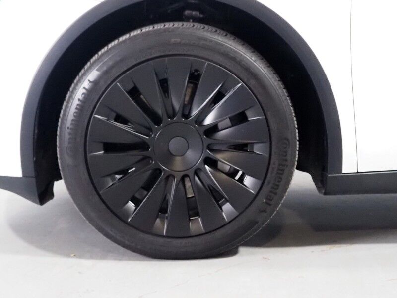 2025 Tesla Model Y Long Range AWD *AUTOPILOT, NAVIGATION, SAFETY ALERTS, ADAPTIVE CRUISE, SURROUND VIEW CAMERAS, PANORAMA GLASS ROOF, HEATED SEATS/STEERING WHEEL, WIRELESS CHARGING Round Rock TX