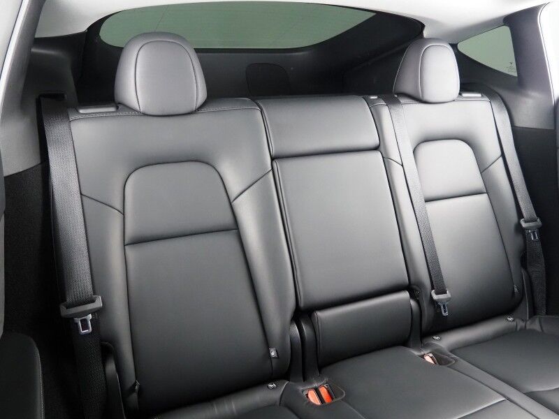 2025 Tesla Model Y Long Range AWD *AUTOPILOT, NAVIGATION, SAFETY ALERTS, ADAPTIVE CRUISE, SURROUND VIEW CAMERAS, PANORAMA GLASS ROOF, HEATED SEATS/STEERING WHEEL, WIRELESS CHARGING Round Rock TX