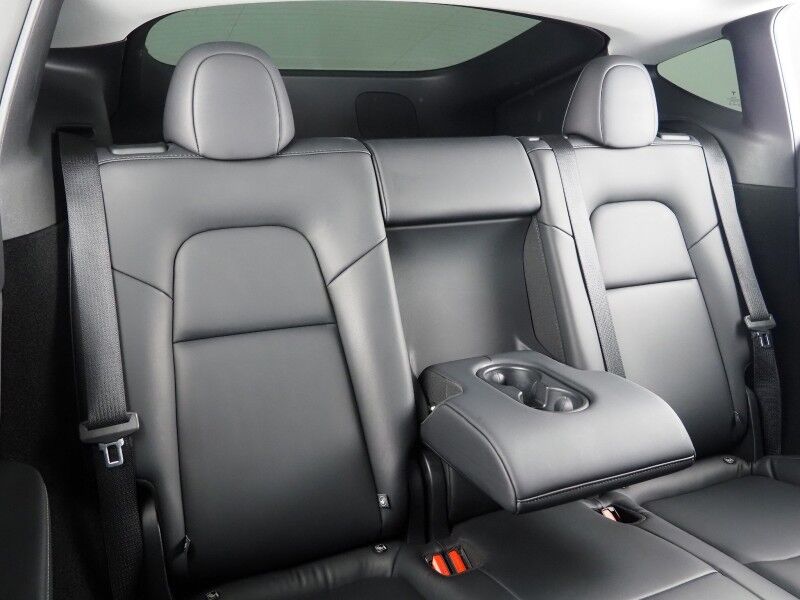 2025 Tesla Model Y Long Range AWD *AUTOPILOT, NAVIGATION, SAFETY ALERTS, ADAPTIVE CRUISE, SURROUND VIEW CAMERAS, PANORAMA GLASS ROOF, HEATED SEATS/STEERING WHEEL, WIRELESS CHARGING Round Rock TX