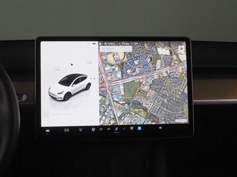 2025 Tesla Model Y Long Range AWD *AUTOPILOT, NAVIGATION, SAFETY ALERTS, ADAPTIVE CRUISE, SURROUND VIEW CAMERAS, PANORAMA GLASS ROOF, HEATED SEATS/STEERING WHEEL, WIRELESS CHARGING Round Rock TX