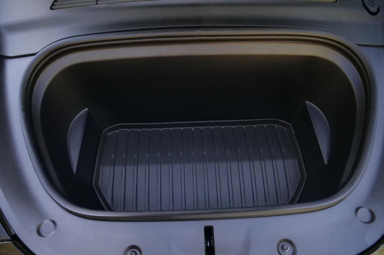 2025 Tesla Model Y Long Range / AWD / Heated Seats! Lincolnton NC