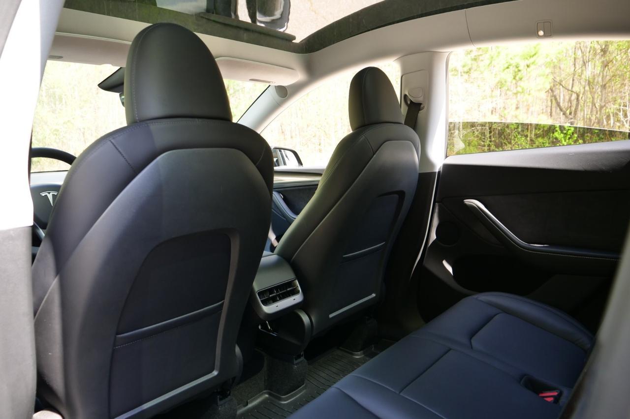 2025 Tesla Model Y Long Range / AWD / Heated Seats! Lincolnton NC