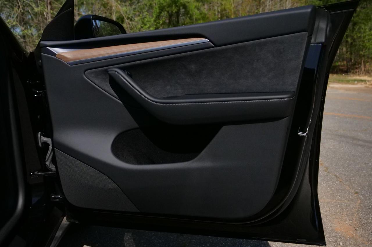 2025 Tesla Model Y Long Range / AWD / Heated Seats! Lincolnton NC