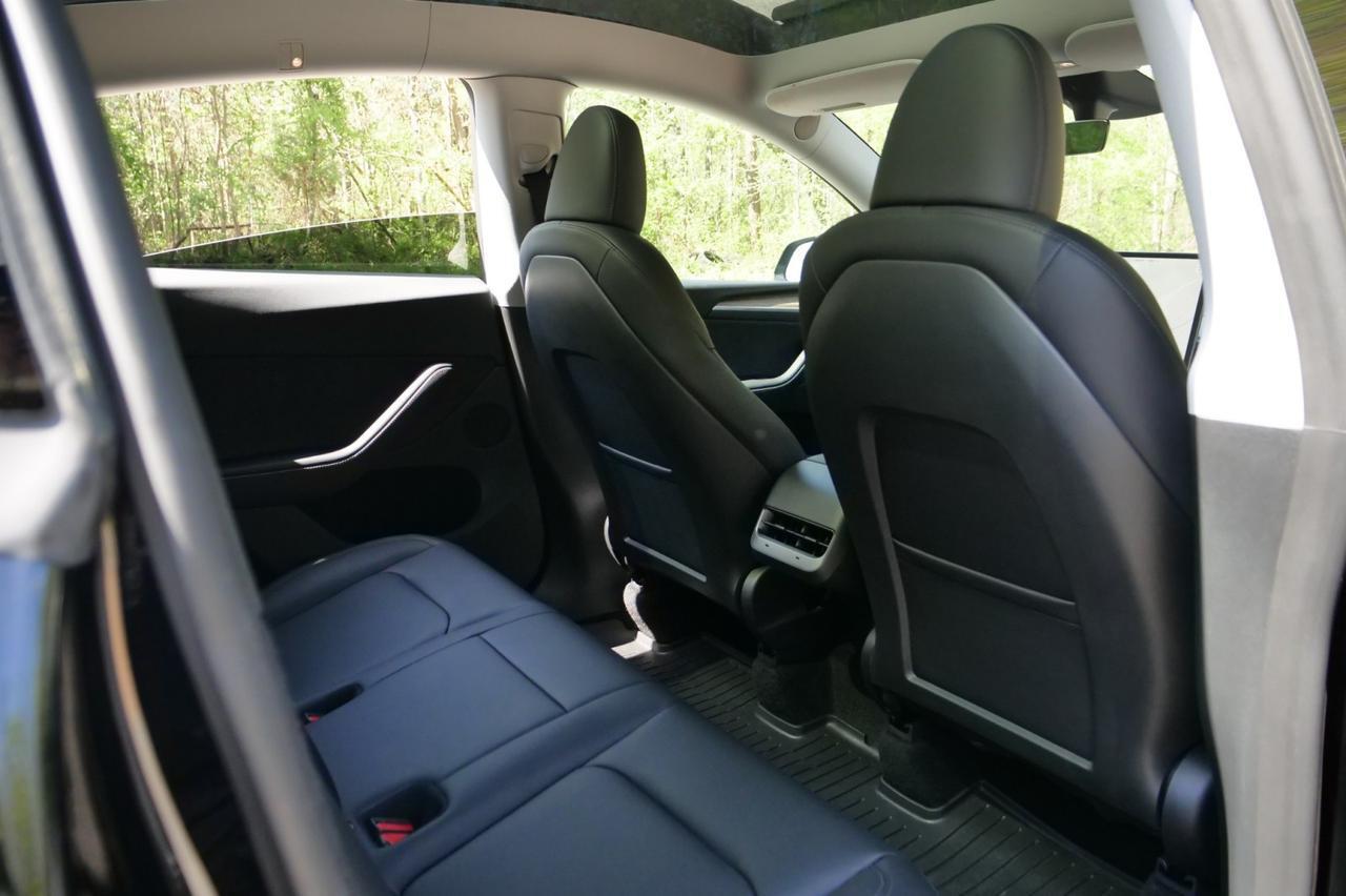 2025 Tesla Model Y Long Range / AWD / Heated Seats! Lincolnton NC