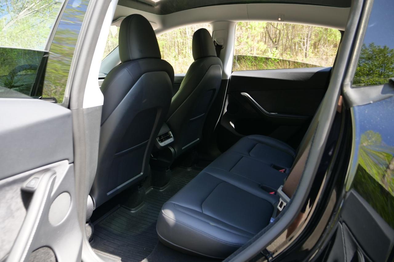 2025 Tesla Model Y Long Range / AWD / Heated Seats! Lincolnton NC