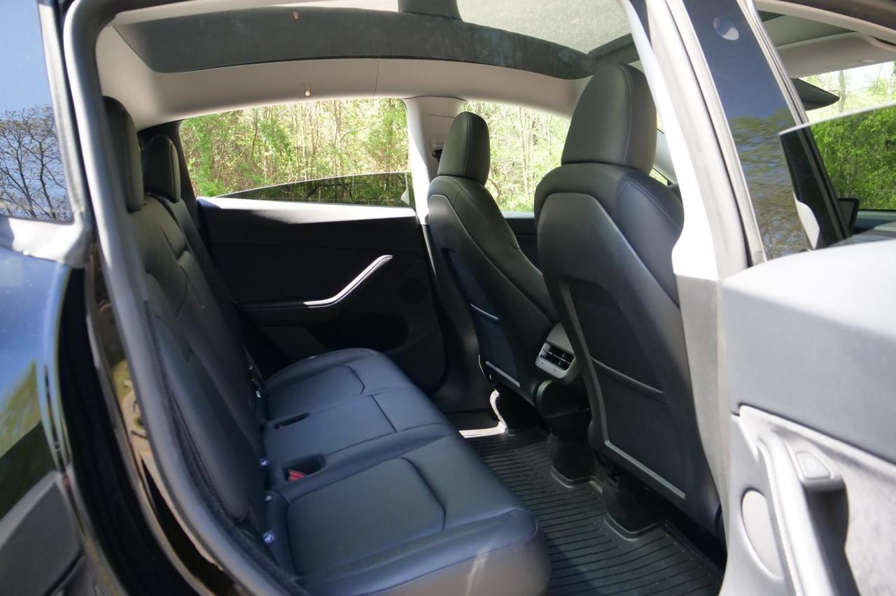 2025 Tesla Model Y Long Range / AWD / Heated Seats! Lincolnton NC