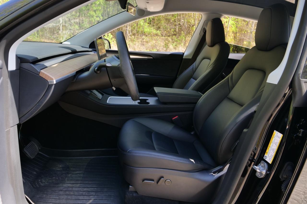 2025 Tesla Model Y Long Range / AWD / Heated Seats! Lincolnton NC