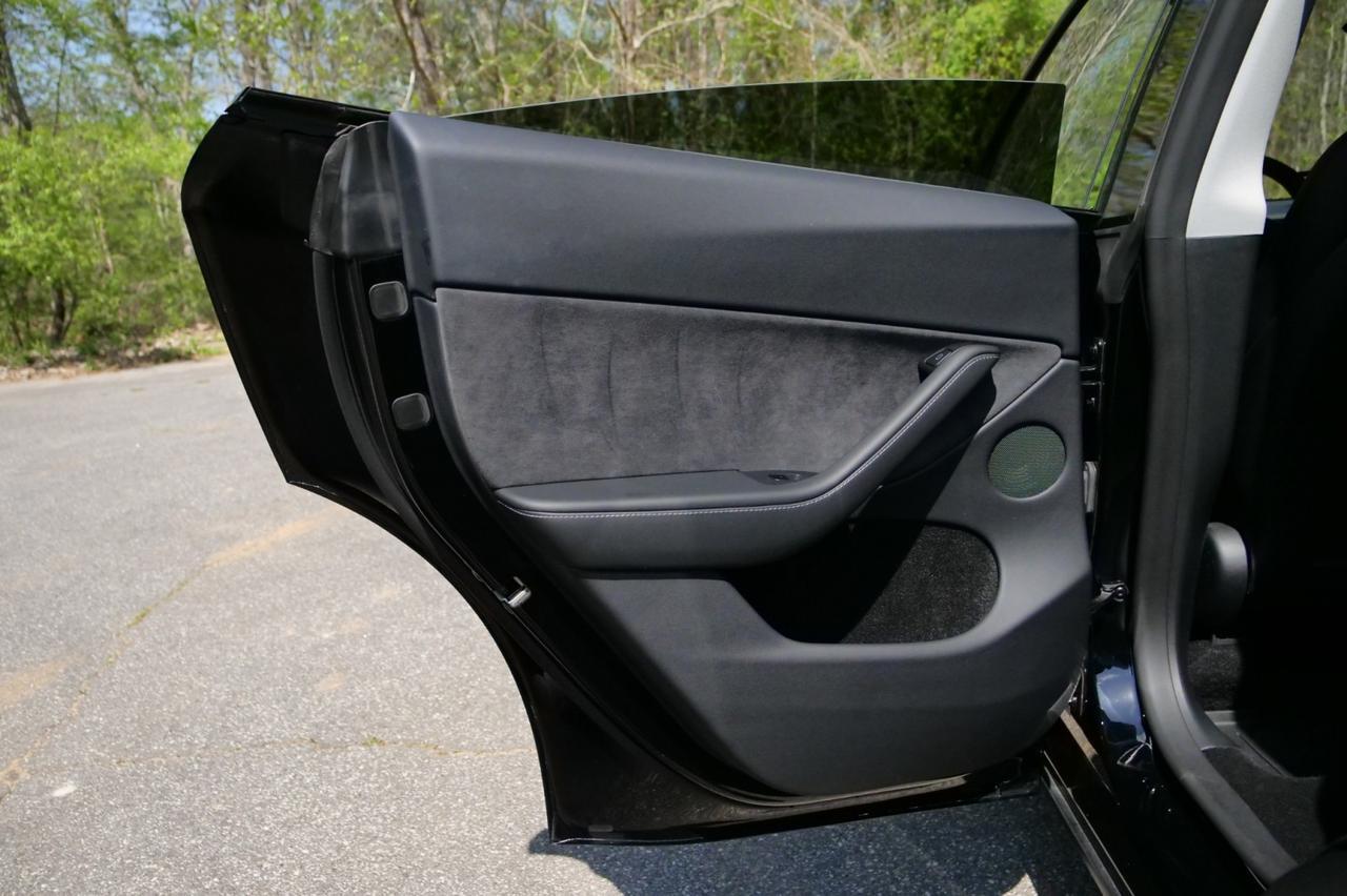 2025 Tesla Model Y Long Range / AWD / Heated Seats! Lincolnton NC