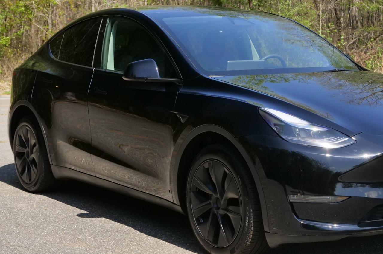 2025 Tesla Model Y Long Range / AWD / Heated Seats! Lincolnton NC